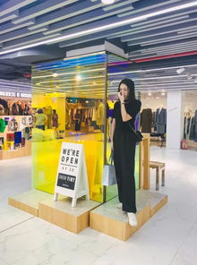 揭秘广州隐匿的衣服批发市场 花最少的钱买到高档次的韩国设计衣服与头饰批发